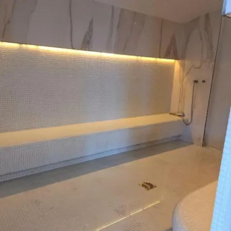 Lejlighed Bellview Alezzi & Piscina Incalzita Sauna Gym Parkinng *
