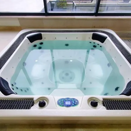 Bellview Alezzi & Piscina Incalzita Sauna Gym Parkinng Năvodari